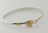 Scallop hook bracelet